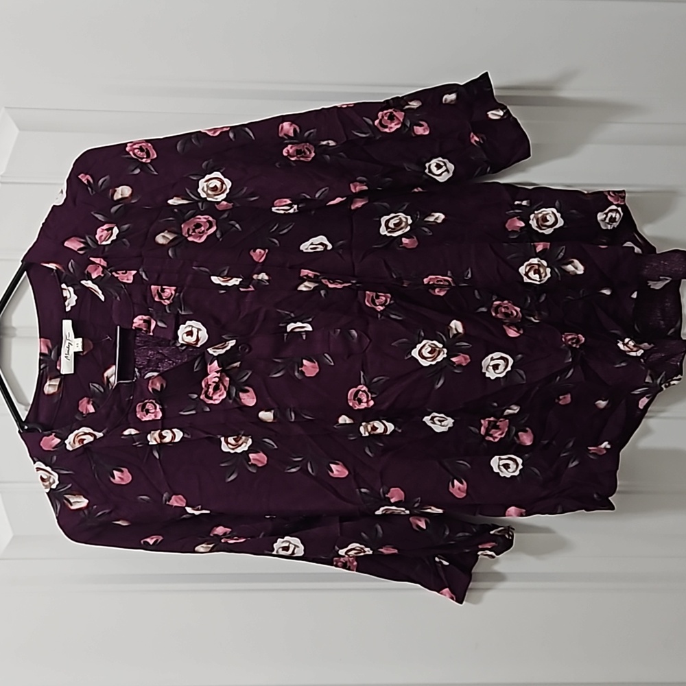 Monday Fun Stitch Fix Hi-Low Floral Blouse Top - Picture 2 of 7